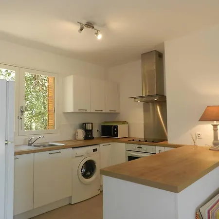 Bormes-les-mimosas, 4 Pieces, 6 Personnes - Fr-1-251-678 *