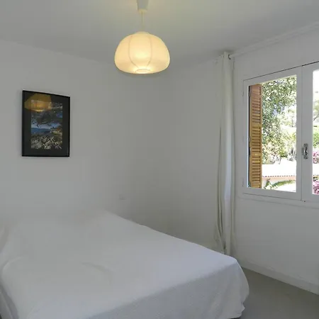 Bormes-les-mimosas, 4 Pieces, 6 Personnes - Fr-1-251-678 Апартаменты *