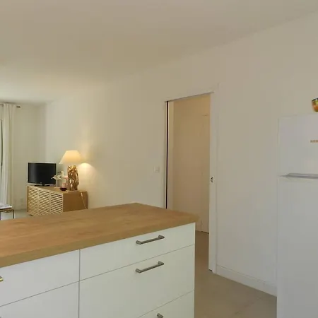 Bormes-les-mimosas, 4 Pieces, 6 Personnes - Fr-1-251-678 Апартаменты
